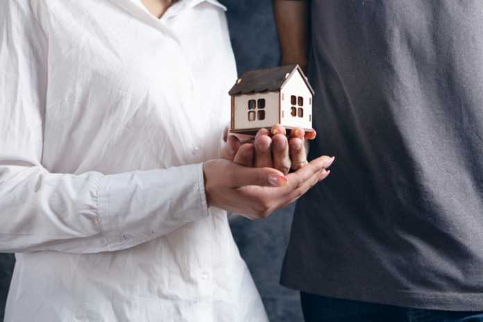 Price Cuts Reach Yearly High as Inventory Nears Pre-Pandemic Levels: Realtor.com® September Housing Report